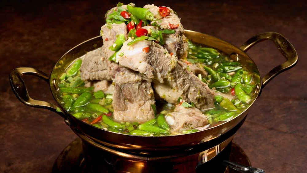 Lẩu Bát Giới nóng hổi